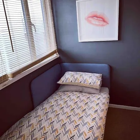 Chester/Handbridge Sleeps 9 + Netflix Hough Green Exterior photo