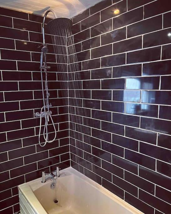 Chester/handbridge Sleeps 9 + Netflix