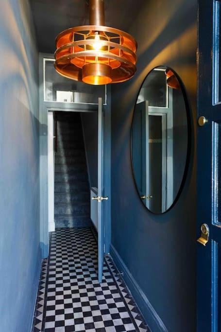 Chester/handbridge Sleeps 9 + Netflix Apartment *