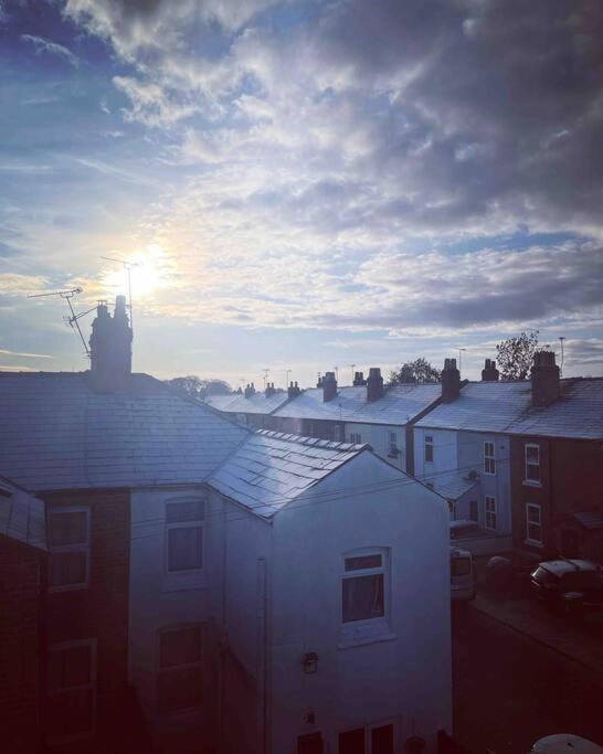Chester/handbridge Sleeps 9 + Netflix *